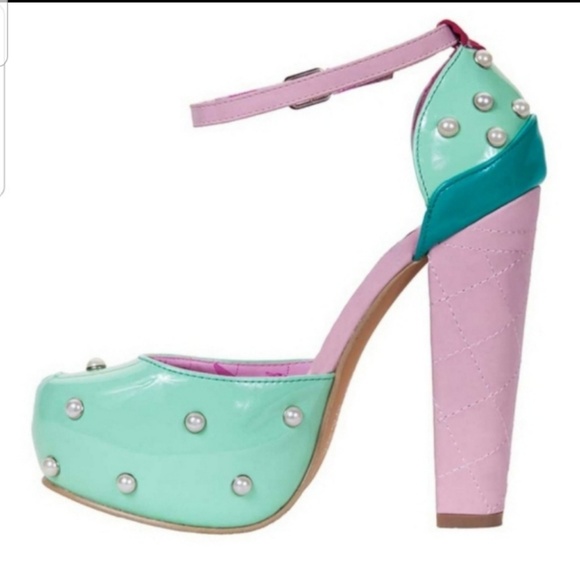 🍭🍨RARE Iron Fist Platform heels🍨💖 - Picture 5 of 5